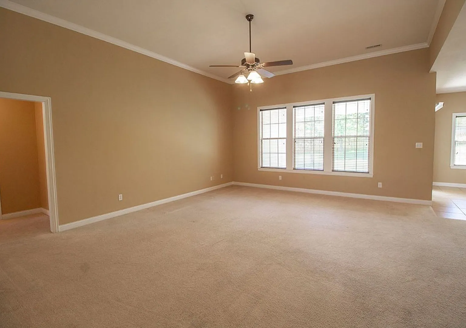 Supreme Residence For A Modern Lifestyle In This 3 Bedroom Home — Photo 3