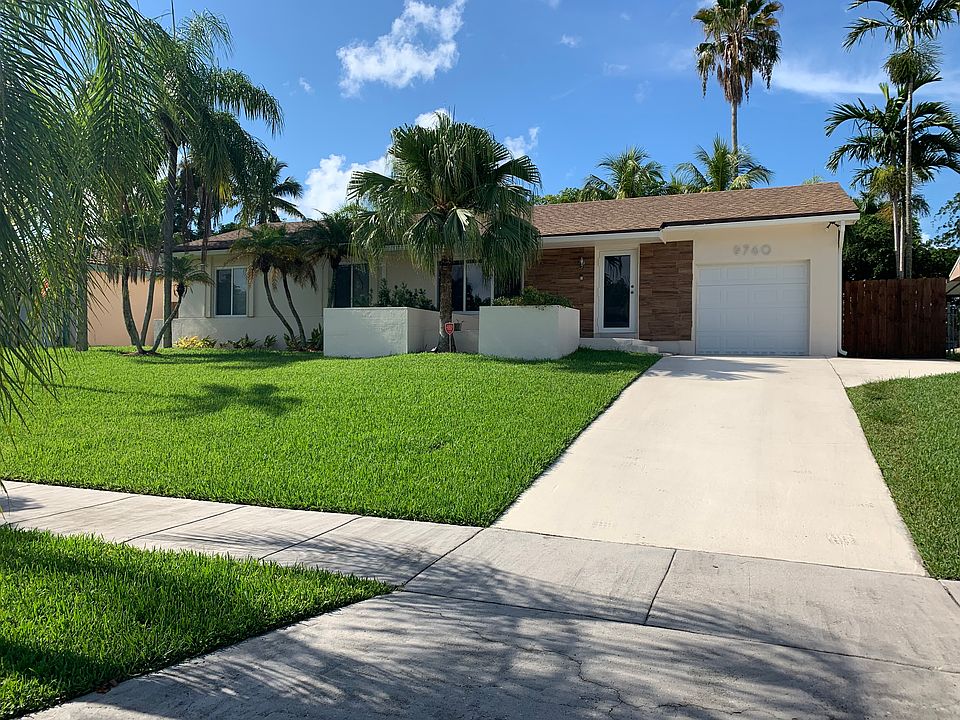 1st image of 9760 SW 215th Ln