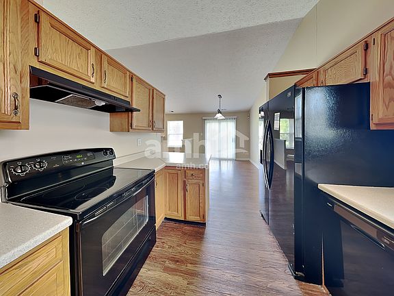 3rd image of 7934 Cherrybark Dr