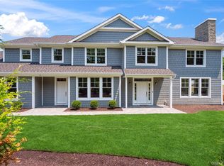46 Plainview Road, Woodbury, NY 11797
