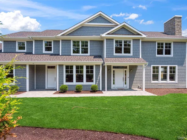 46 Plainview Road, Woodbury, NY 11797