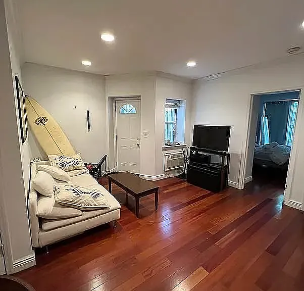 348 E 58th St #1C — Photo 3
