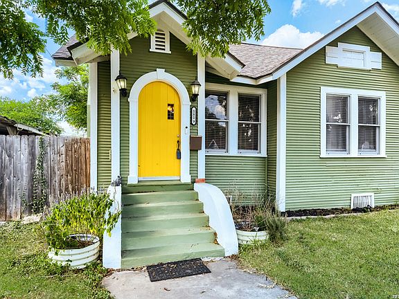 3rd image of 1819 W Woodlawn Avenue