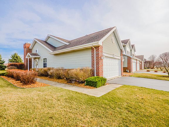 2nd image of 713 Pelican Ln
