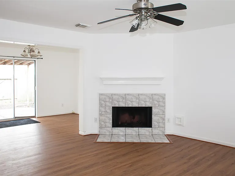 8910 Sage Place Dr — Photo 3