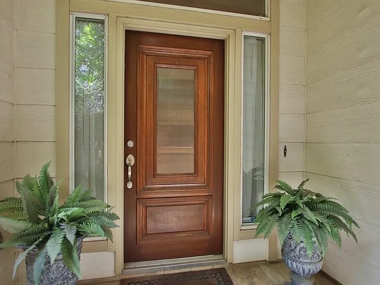 621 Hartman St — Photo 4