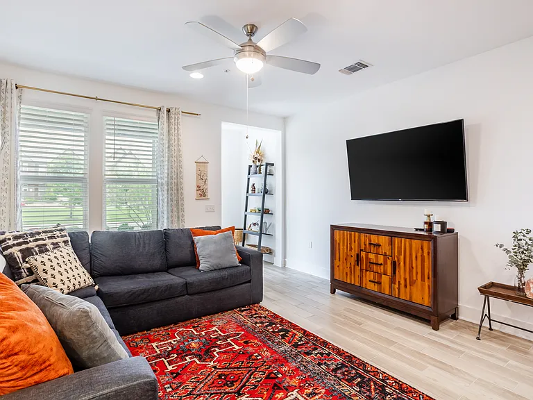 2517 Simond Ave #C — Photo 6