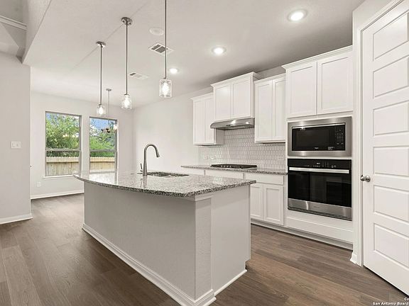 5th image of 12507 Silver Gate