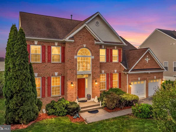 26 Barksdale Dr, Charles Town, WV 25414