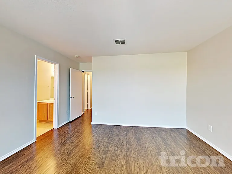 2513 Thousand Oaks Dr — Photo 9