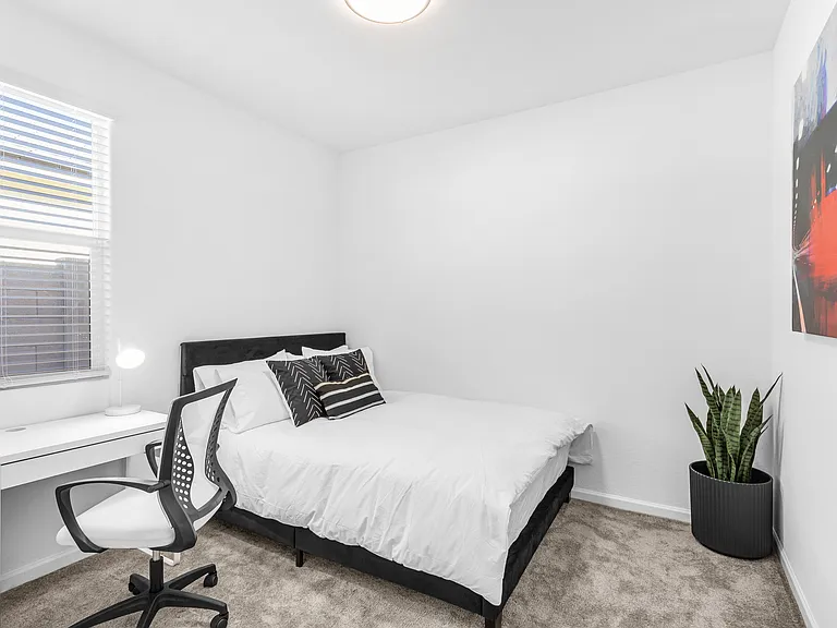 15557 W Kendall St — Photo 16