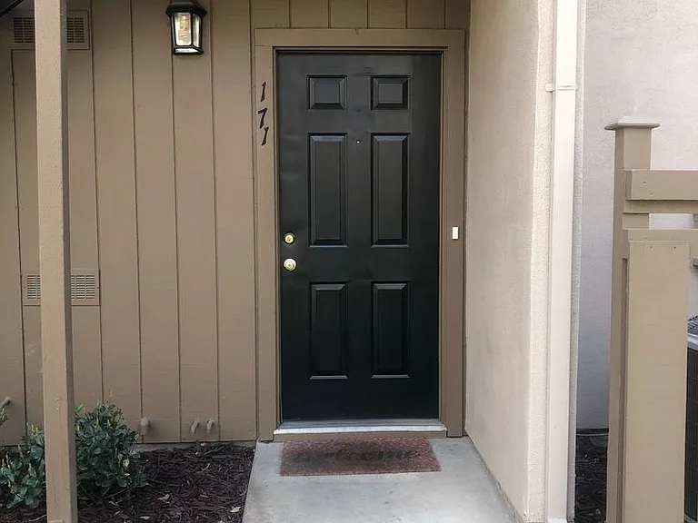 2905 Niagra St #171 — Photo 2