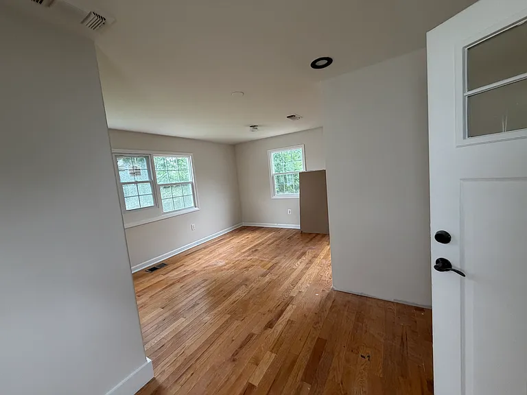 7507 Magarity Rd — Photo 7