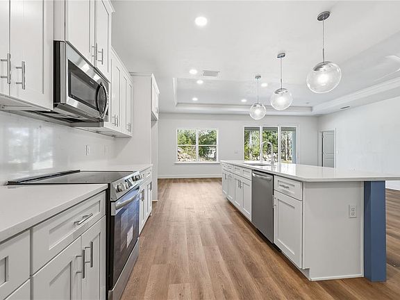 3rd image of 1072 SW 67th Way