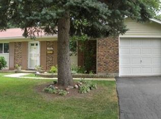 6404 Dean Dr, Woodridge, IL