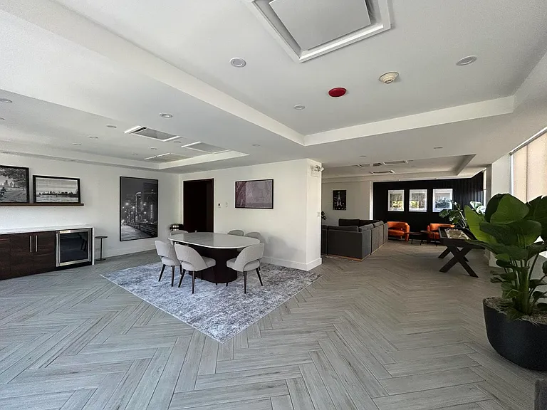 655 W Irving Park Rd #3608 — Photo 18