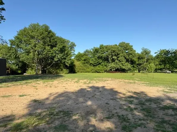 980 Terry Dr, Newark, AR 72562