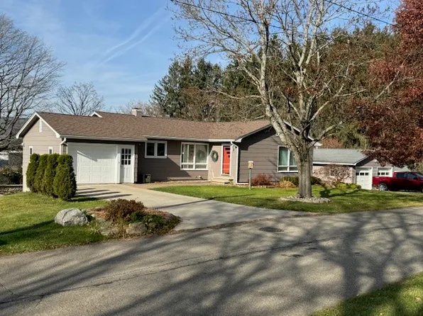 55 John St, Wellsville, NY 14895