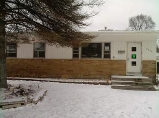 2410 Marshall Pkwy, Waukegan, IL 60085