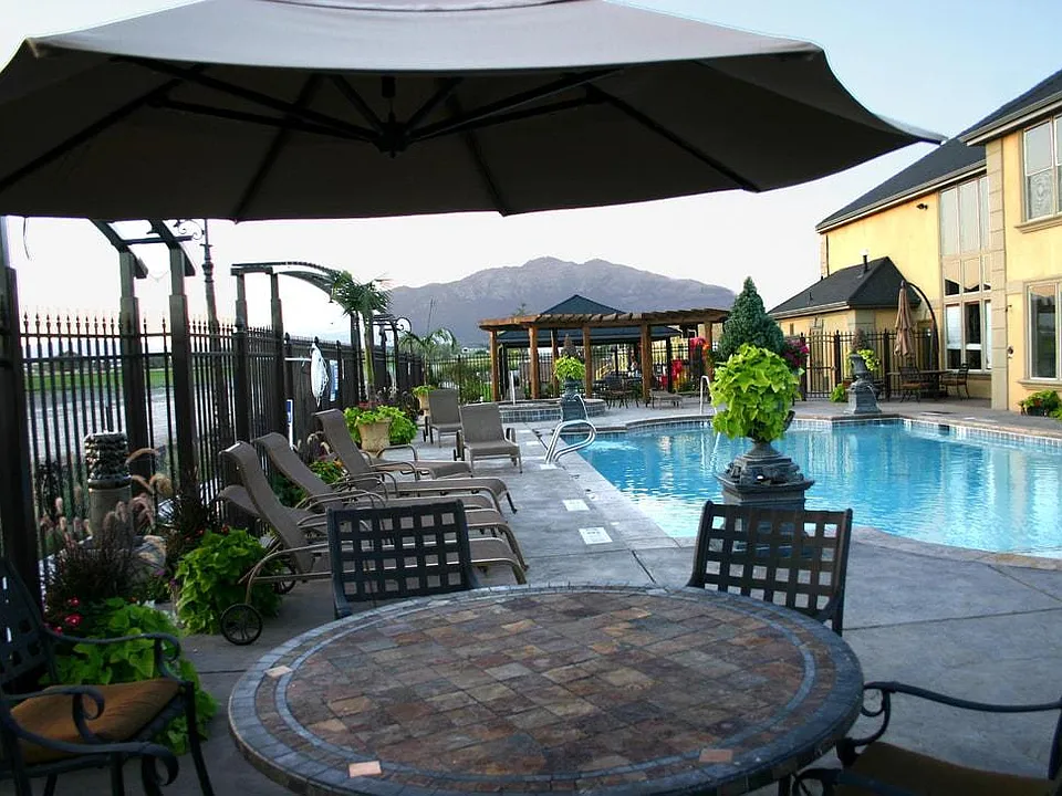 Belle Monet's Sparkling community pool.