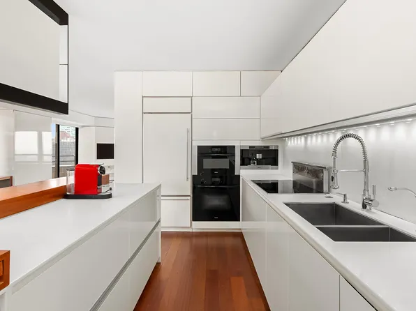 240 East 47th Street image 2 of 8