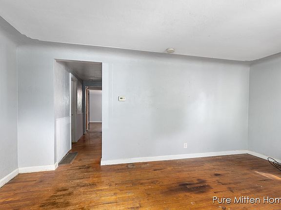 5th image of 1337 Arcadia Dr NE