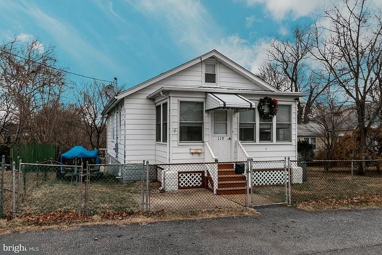 1st image of 119 E Summit Ave
