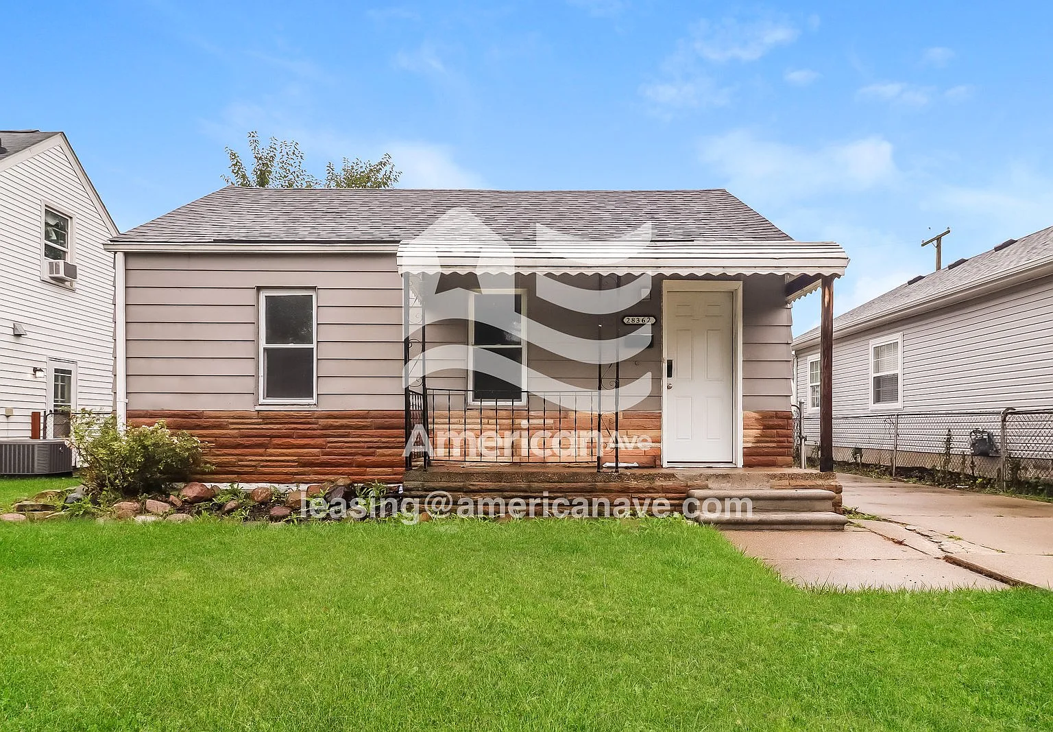 3 bed, 1.0 bath, 993 sqft, $1,547 — Photo 1