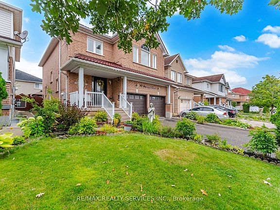 2nd image of 92 Farthingale Cres