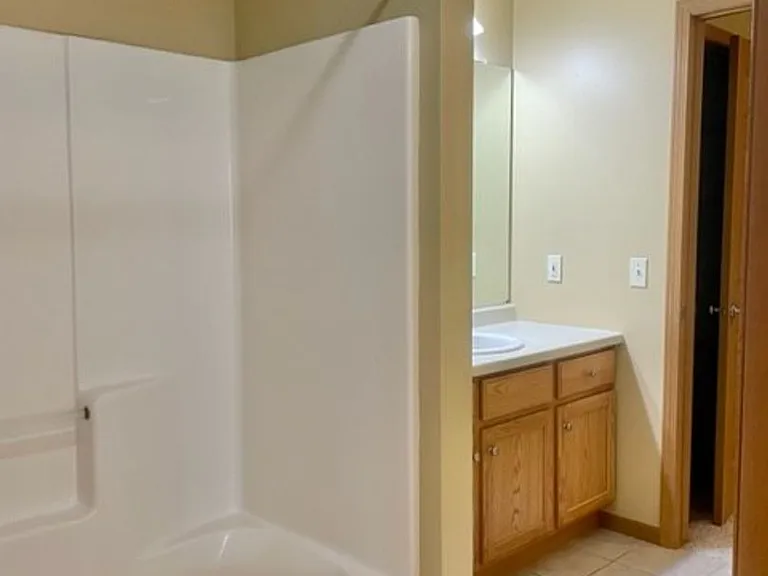 3566-3572 E Meadows Pl — Photo 23
