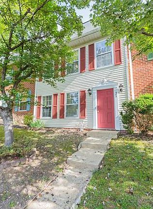 2nd image of 905 Grayfox Cir #905
