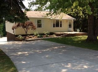 196 Win Ridge Dr, Coraopolis, PA 15108