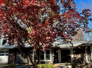 2208 Prestwood Ct, Dunwoody, GA 30338