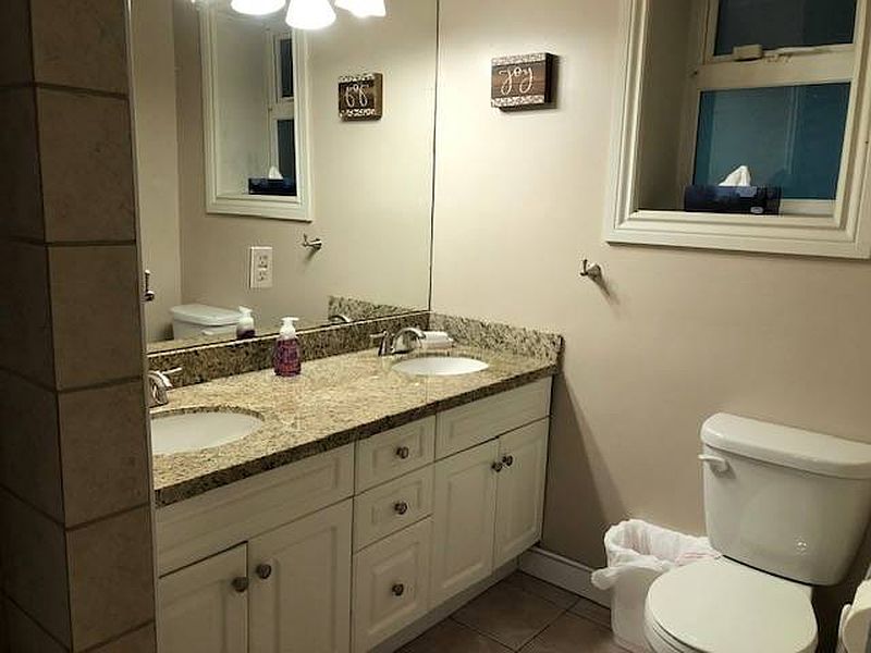 West Vancouver Apartment for rent - 2 Bedrooms — photo 20