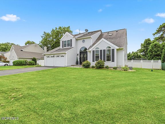 5th image of 241 Oak Forest Drive