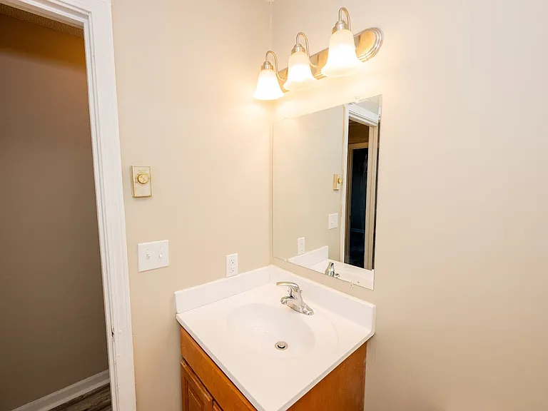 101 E Airview Dr — Photo 12