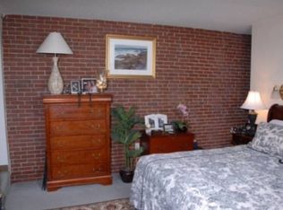 30 Hanover St APT 403, Manchester, NH 03101