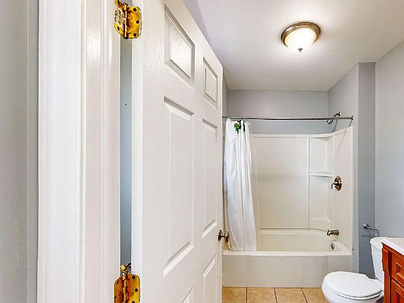 4th image of 52 Bassett St APT 2