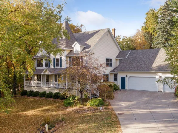 19 Meadow Ln, White Bear Lake, MN 55110