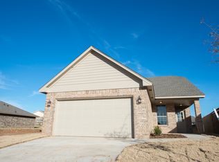 924 Saint Cecil, Moore, OK 73160