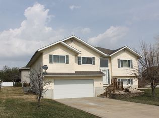 1305 Sam G Hiner Dr, Cameron, MO 64429