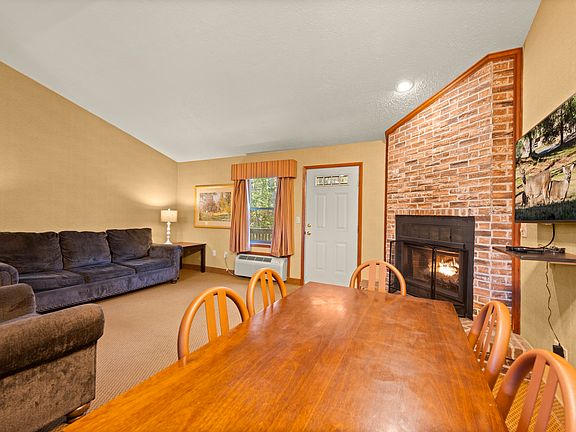 4th image of 1010A Westwoods Dr