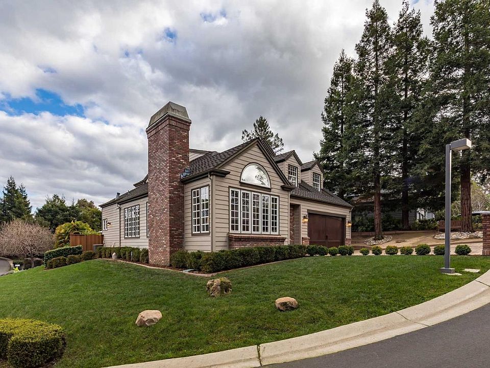 1st image of 35 Oak Hollow Way
