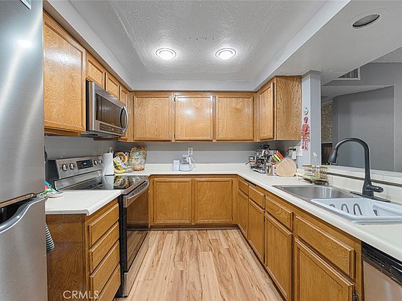 5th image of 75 Country Mile Rd