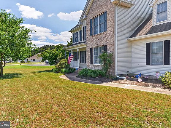 3rd image of 29576 Millstream Dr