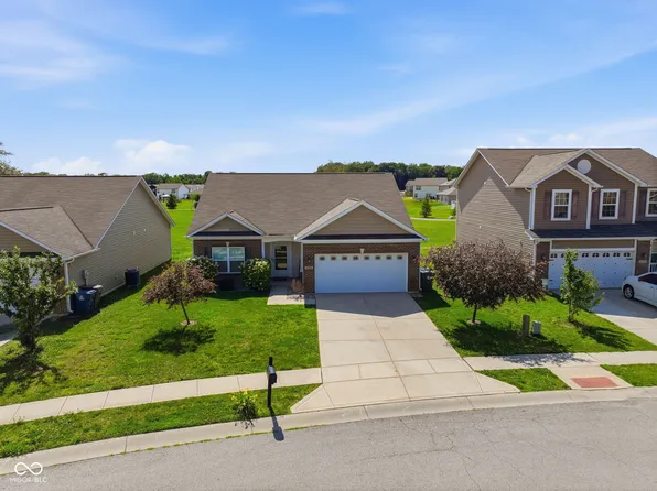 6124 Emerald Commons Dr, Indianapolis, IN 46221