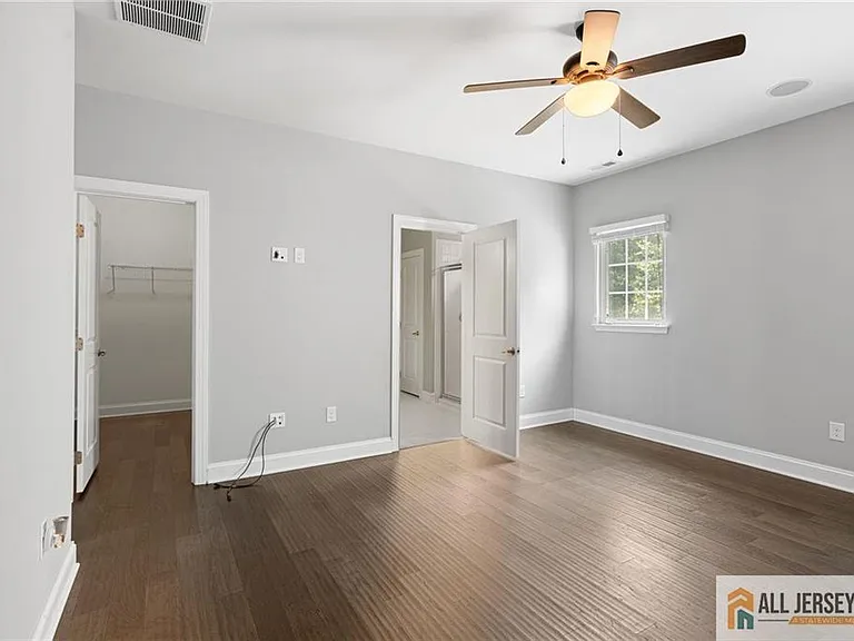 89 Isabelle Ct — Photo 26