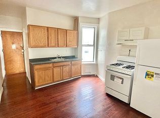 351 63rd St APT 2R, Brooklyn, NY 11220