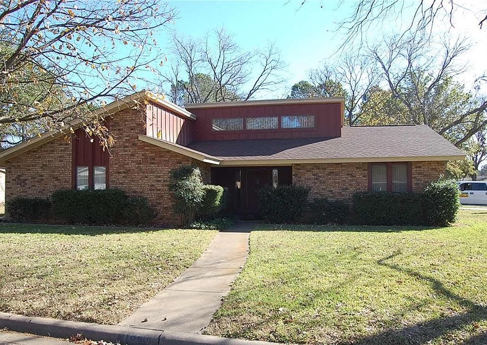 1st image of 1840 W Overhill Dr