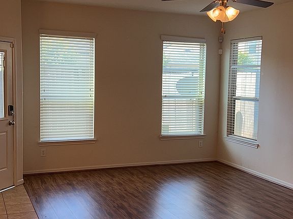 5th image of 8007 Villa De Norte St